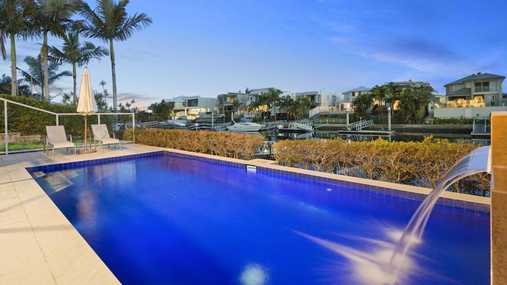 Luxury Waterfront House Close To Theme Parks And Shops Holiday home *